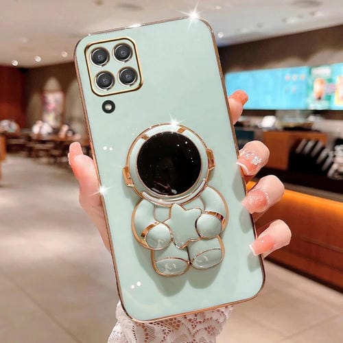 Estuche para teléfono Samsung Galaxy M53 Embrace Stars con soporte para Astronauta Galvanizado (Verde)