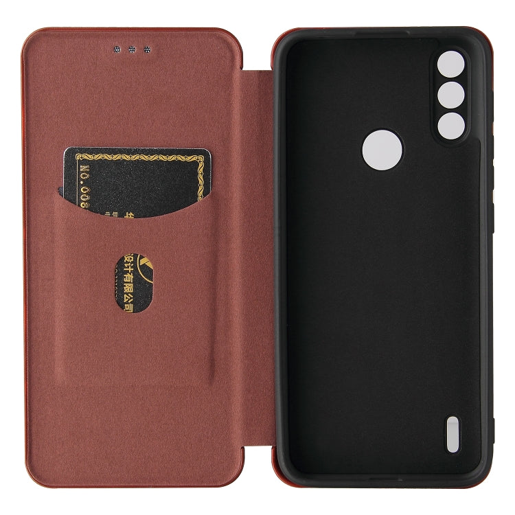 Para Motorola Moto E7 Potencia Fibra de carbono Textura Magnético Horizontal Flip TPU + PC + Funda de cuero PU con ranura para tarjeta (Marrón)