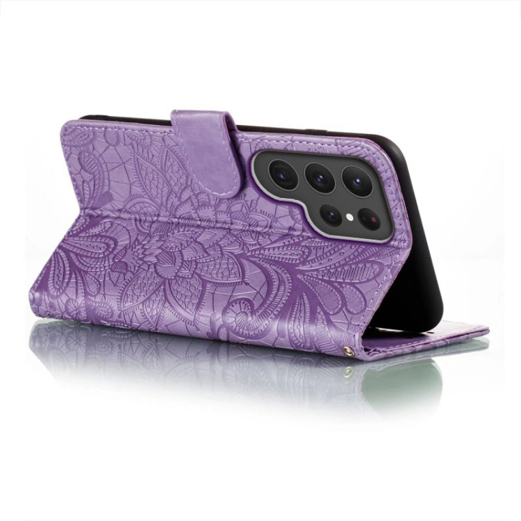 Para Samsung Galaxy S23 Ultra 5G Flor de encaje en relieve Flip Funda de cuero para teléfono (Púrpura)