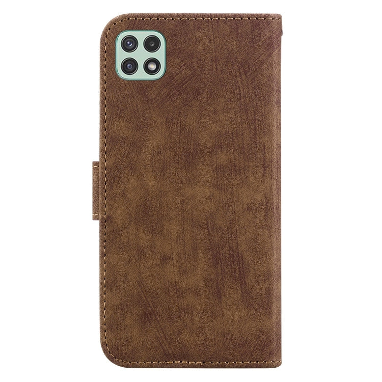 Para Samsung Galaxy A22 5G Funda de cuero con relieve Little Tiger (marrón)