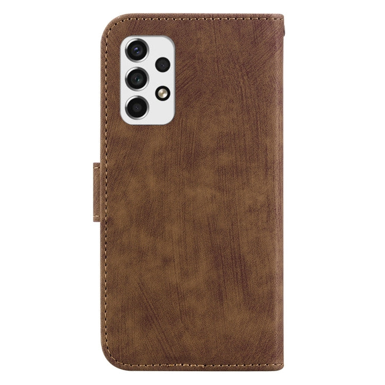 Para Samsung Galaxy A23 Funda de cuero con relieve Little Tiger (marrón)