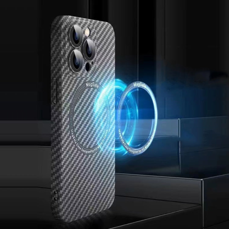 Funda para iPhone 16 Pro Fibra de Carbono con Imán Magsafe para PC y Película para Lentes (Blanco Plateado)