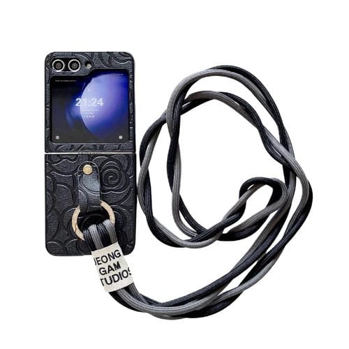 Funda Protectora Samsung Galaxy Z Flip5 5G con Patrón de Camelia, Cordón Largo y Anillo de Diamante (Negro)