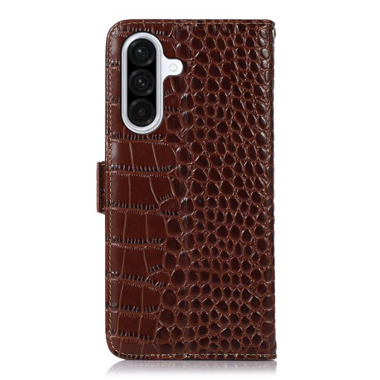 Funda de piel de vacuno con capa superior de cocodrilo para Samsung Galaxy A17 5G (marrón)