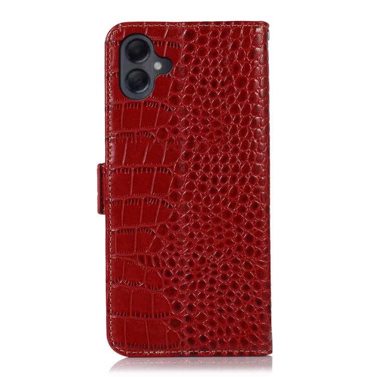 Funda de piel de vacuno con capa superior de cocodrilo para Samsung Galaxy A07 5G (roja)