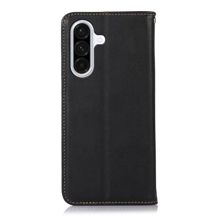 Funda de piel de vacuno KHAZNEH Nappa con capa superior para Samsung Galaxy A17 5G (negra)