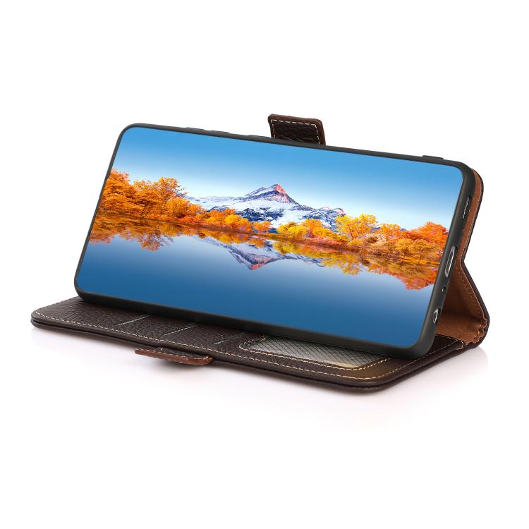 Funda de cuero genuino KHAZNEH con imán lateral y RFID para Samsung Galaxy A07 5G (marrón)