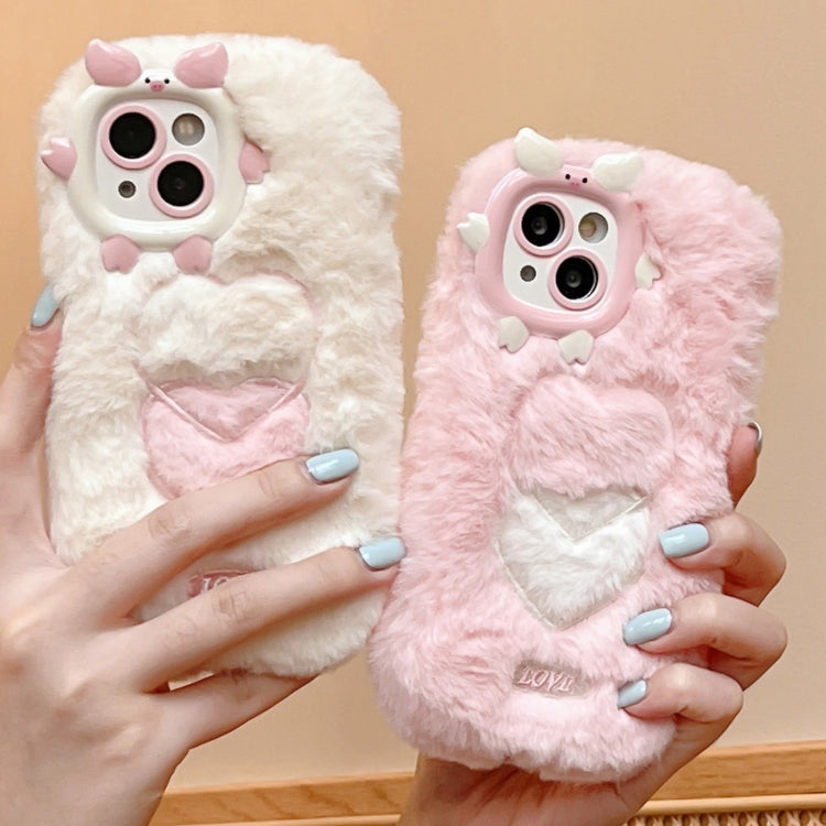 Funda TPU para iPhone 14 con Bordado de Felpa Corazón (Rosa Beige)
