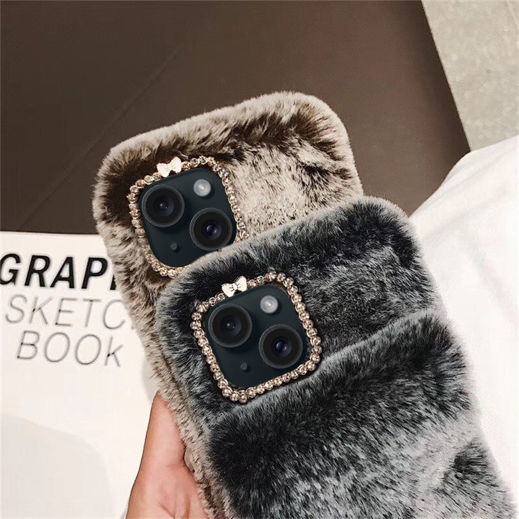 Funda para Teléfono iPhone 13 Pro con Anillo Lente Diamante de Felpa (Marrón)