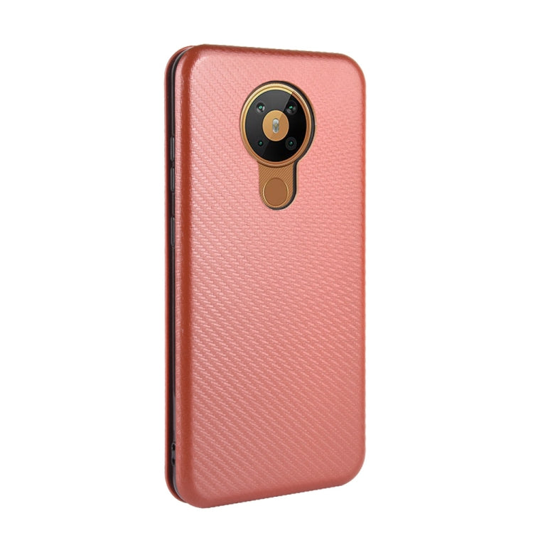 Para Nokia 5.3 Carcasa de cuero con tapa magnética horizontal con textura de fibra de carbono TPU + PC + PU con ranura para tarjeta (marrón)