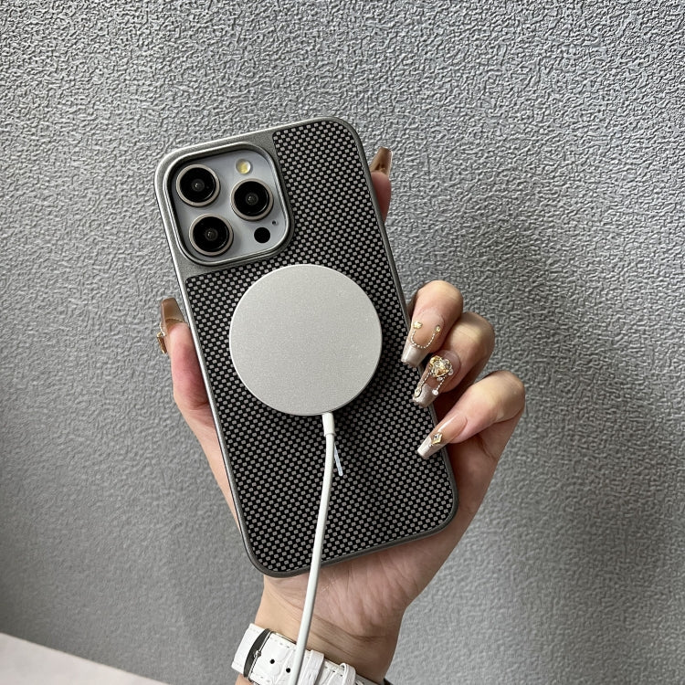 Funda para iPhone 13 Pro Pita Series Textura TPU + PC Magsafe (Gris)