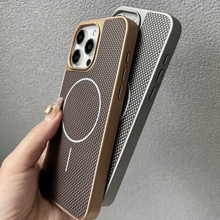 Funda para iPhone 14 Pro Pita Series Textura TPU + PC Magsafe (Dorada)