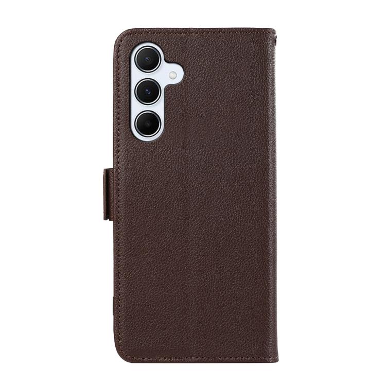 Funda de cuero con patrón de lichi y cierre magnético lateral para Samsung Galaxy A17 5G (marrón)
