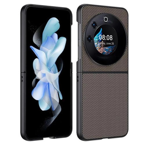 Funda ultrafina con textura de fibra de carbono para Tecno Phantom V Flip (dorada)