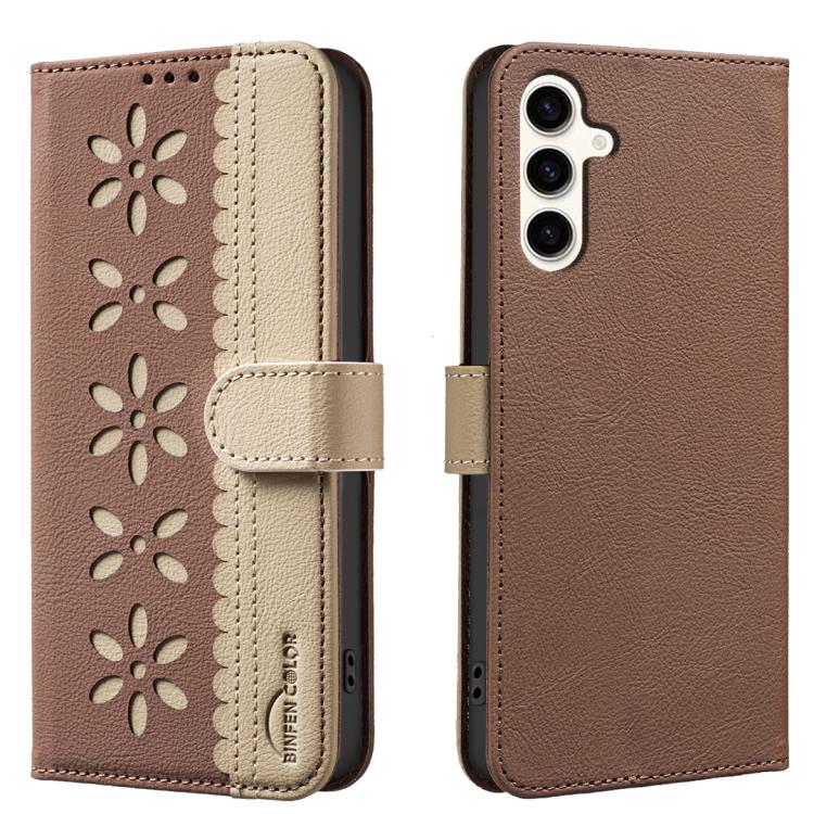 Funda de cuero RFID con estampado floral hueco para Samsung Galaxy M36 5G (marrón)