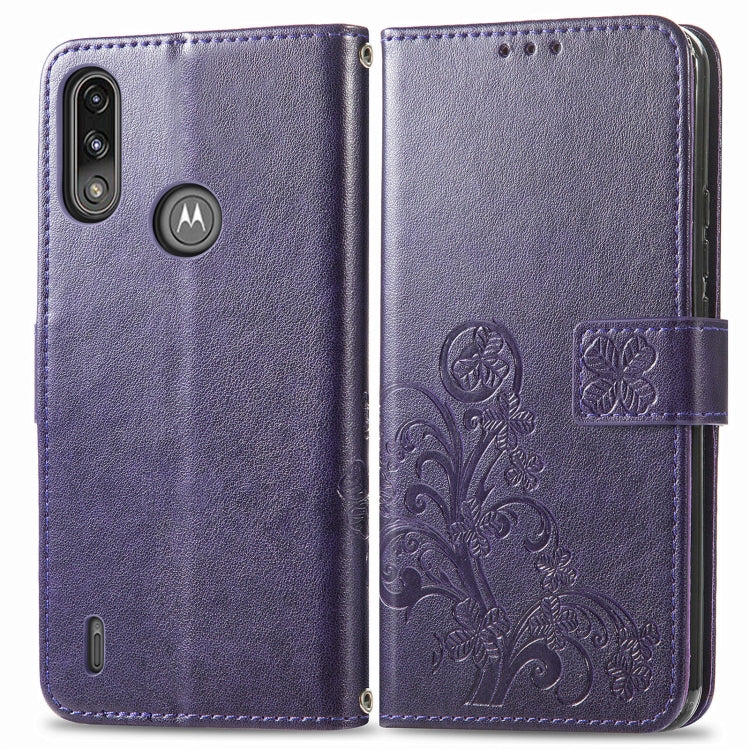 Para Motorola E7 Potencia Cierre de cuatro hojas con hebilla en relieve Protección de teléfono móvil Funda de cuero con ranura para cordones y tarjetas y función de soporte y soporte (púrpura)