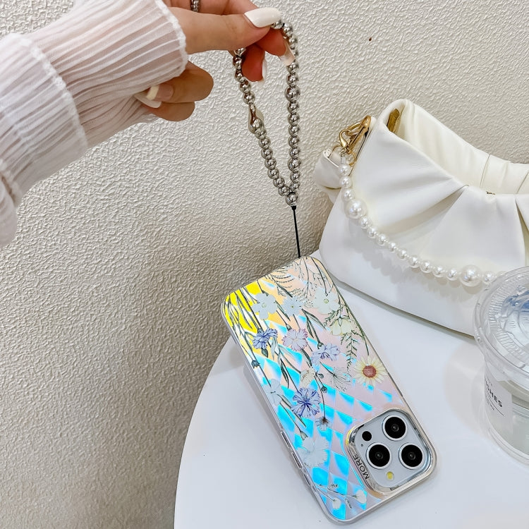 Funda para Teléfono iPhone 15 con Flor Láser Galvanizada y Correa para Muñeca (Plum Blossom Ah18) - MOVILSTORE
