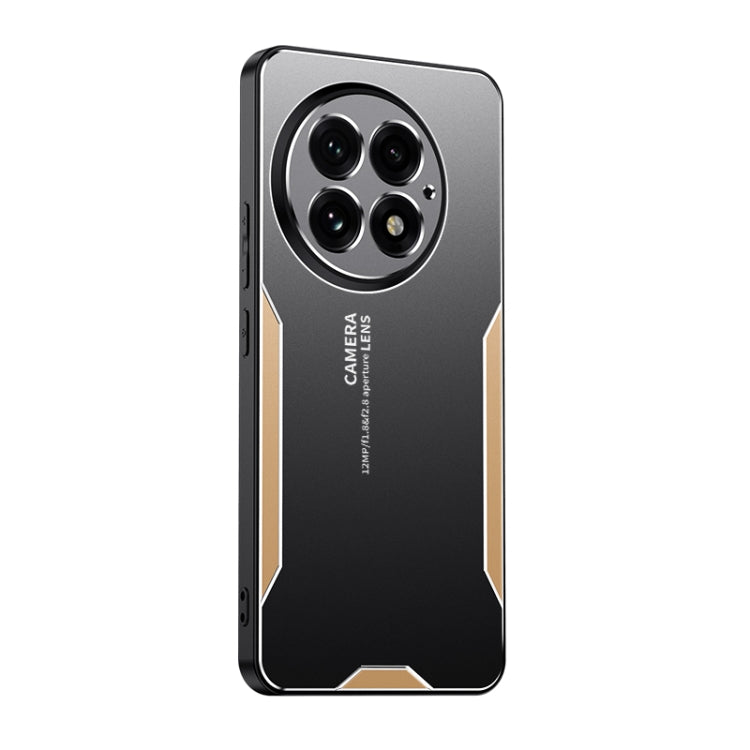 Funda Híbrida Metal y TPU para OnePlus 13 Blade Series (Dorada)