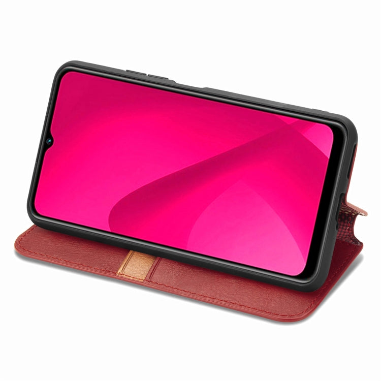 Funda de Cuero Magnética con Rejilla Cúbica para Teléfono Oukitel C53 (Roja)