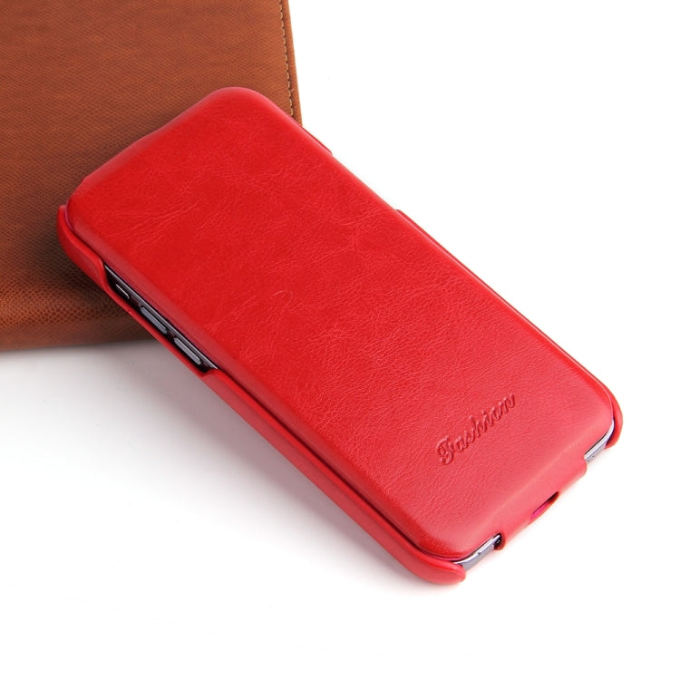 Para iPhone 15 Fierre Shann Oil Wax Texture Funda para Teléfono Pu con Tapa Vertical (Rojo) - MOVILSTORE