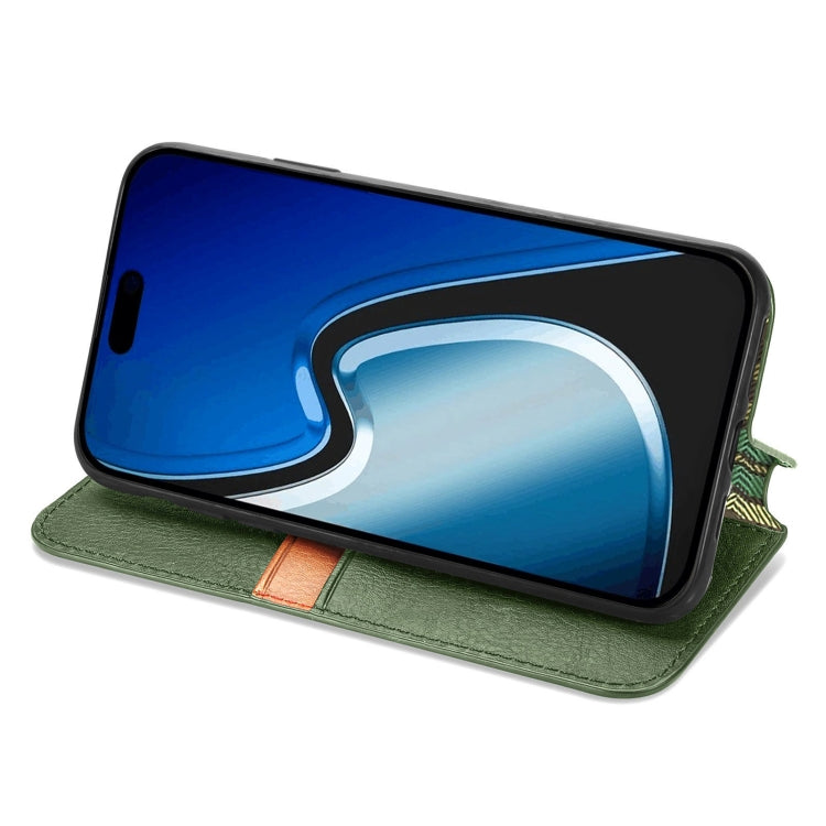 Para iPhone 15 Funda para Teléfono de Cuero Magnético Prensado con Rejilla Cúbica (Verde) - MOVILSTORE