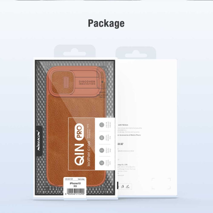 Para iPhone 15 Nillkin Qin Series Pro Funda de Cuero con Diseño de Cubierta de Cámara Deslizante (Marrón) - MOVILSTORE